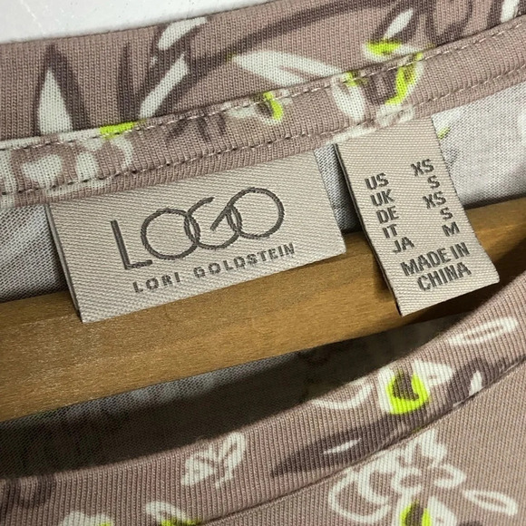 LOGO Lori Goldstein Shark Bite Pointed Hem Floral Print Short Sleeve Tunic Shirt - Picture 7 of 9